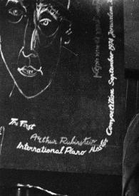 Portada:Plano medio de Golda Meir detrás de un micrófono, al fondo el cartel oficial del concurso