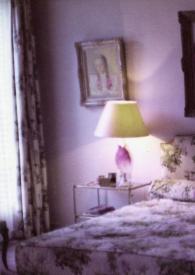 Portada:Plano general de la cama del dormitorio de Aniela y Arthur Rubinstein