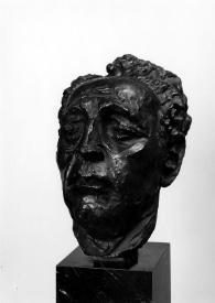 Portada:Primer plano del busto de Arthur Rubinstein (medio perfil izquierdo) por Nathan Rapoport